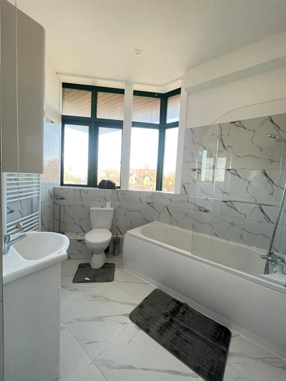 1 Bedroom Apartment - Flitwick - Contractor Friendly - Tourist Ready - Full Kitchen - Wifi - Smart Tv - Sofa Bed - Free Parking - Ideal For Short Or Long Stays Exterior foto