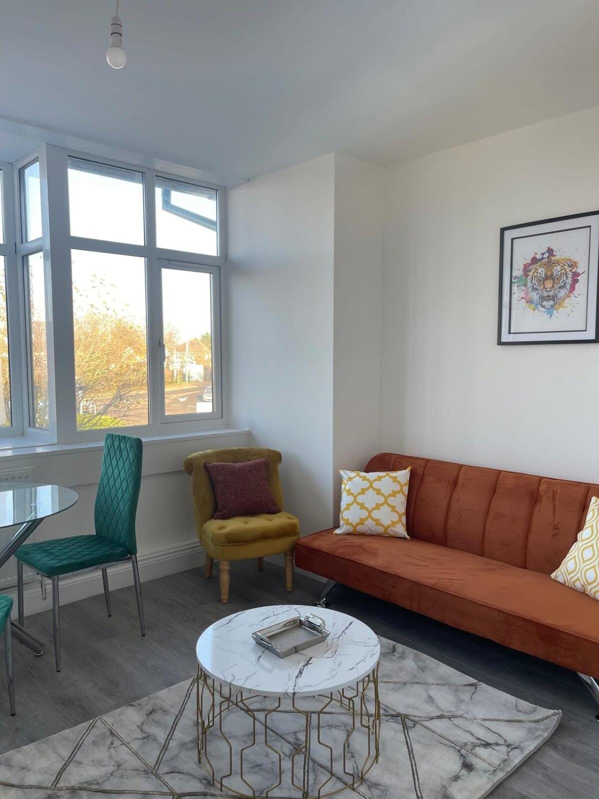 1 Bedroom Apartment - Flitwick - Contractor Friendly - Tourist Ready - Full Kitchen - Wifi - Smart Tv - Sofa Bed - Free Parking - Ideal For Short Or Long Stays Exterior foto